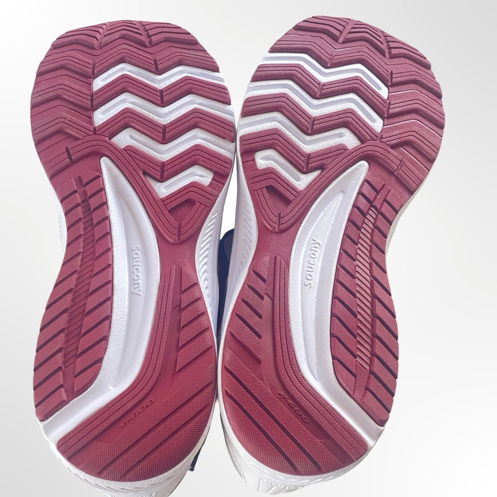 Saucony White Athletic Shoes in size 10 - Picture 5 of 5